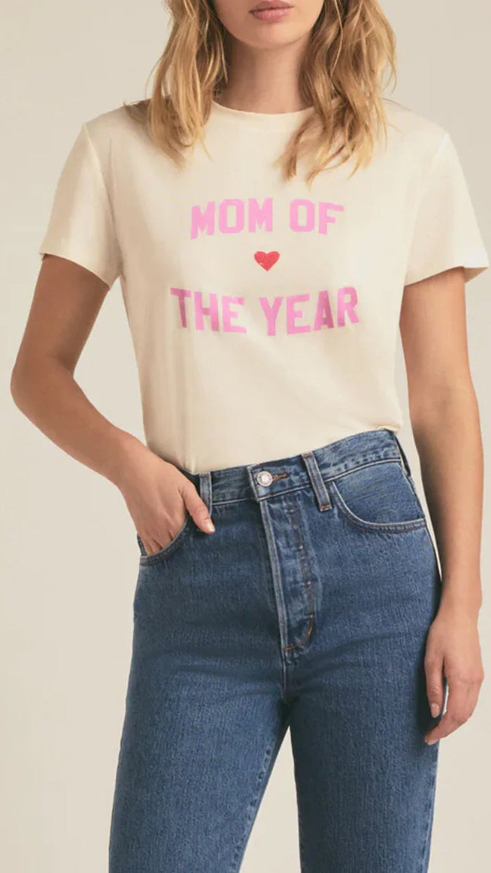 Favorite Daughter The Mom Of The Year Tee in Gardenia